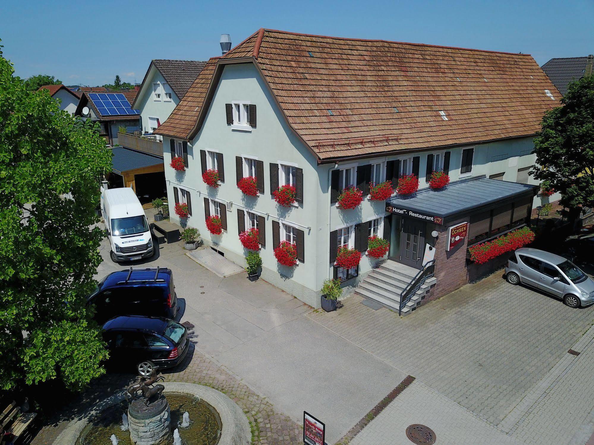 Landgasthof Ochsen ซินส์ไฮม์ ภายนอก รูปภาพ