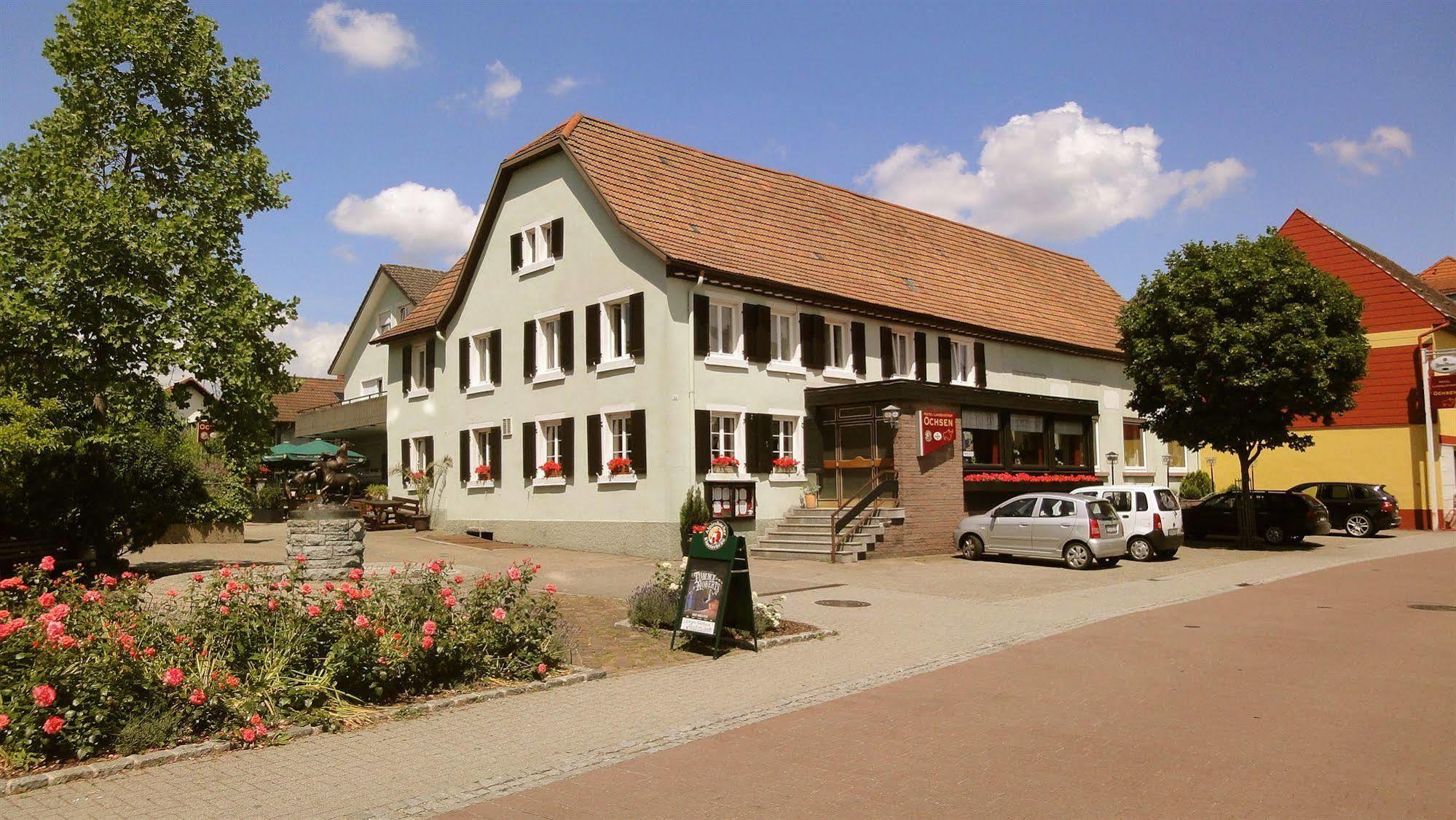 Landgasthof Ochsen ซินส์ไฮม์ ภายนอก รูปภาพ